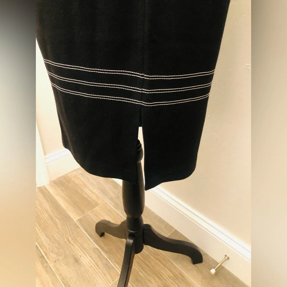 ST JOHN Milano Knit Cocktail dress. - Picture 6 of 11